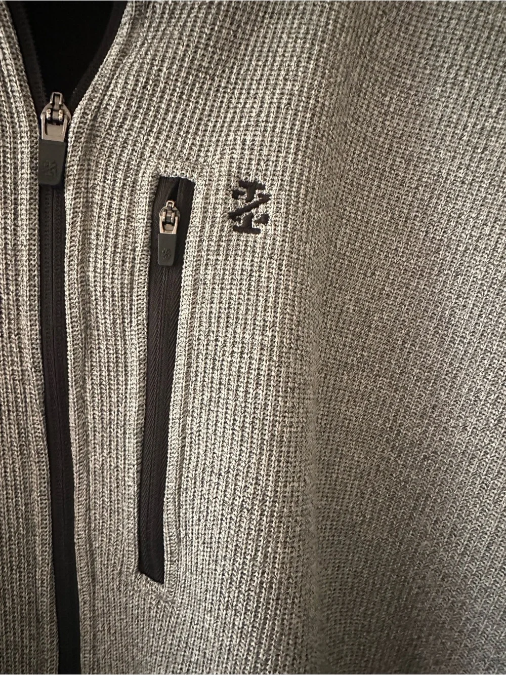 Izod Men’s Gray Knit Zip-Up Sweater with Black Inner Lining
